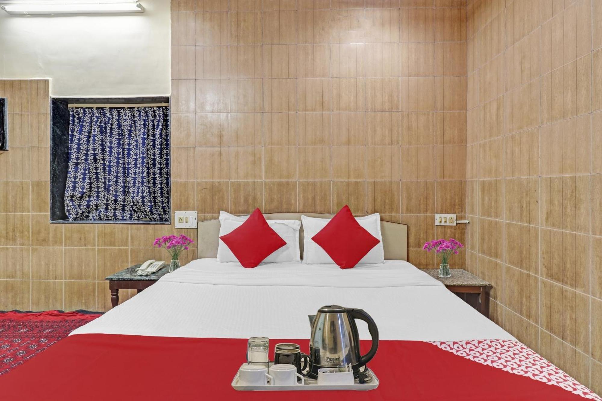 Super Hotel O Rajdoot Near Phoenix Palladium ムンバイ エクステリア 写真